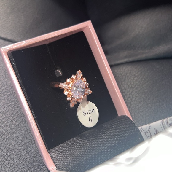 Size 6 CZ rose gold ring - Picture 4 of 5